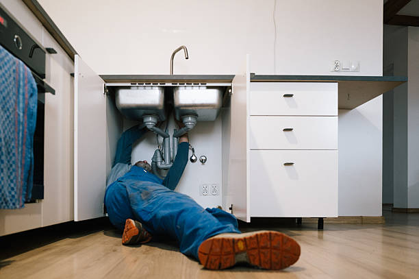 Professional Drain Cleaning technician working in Pontiac, MI
